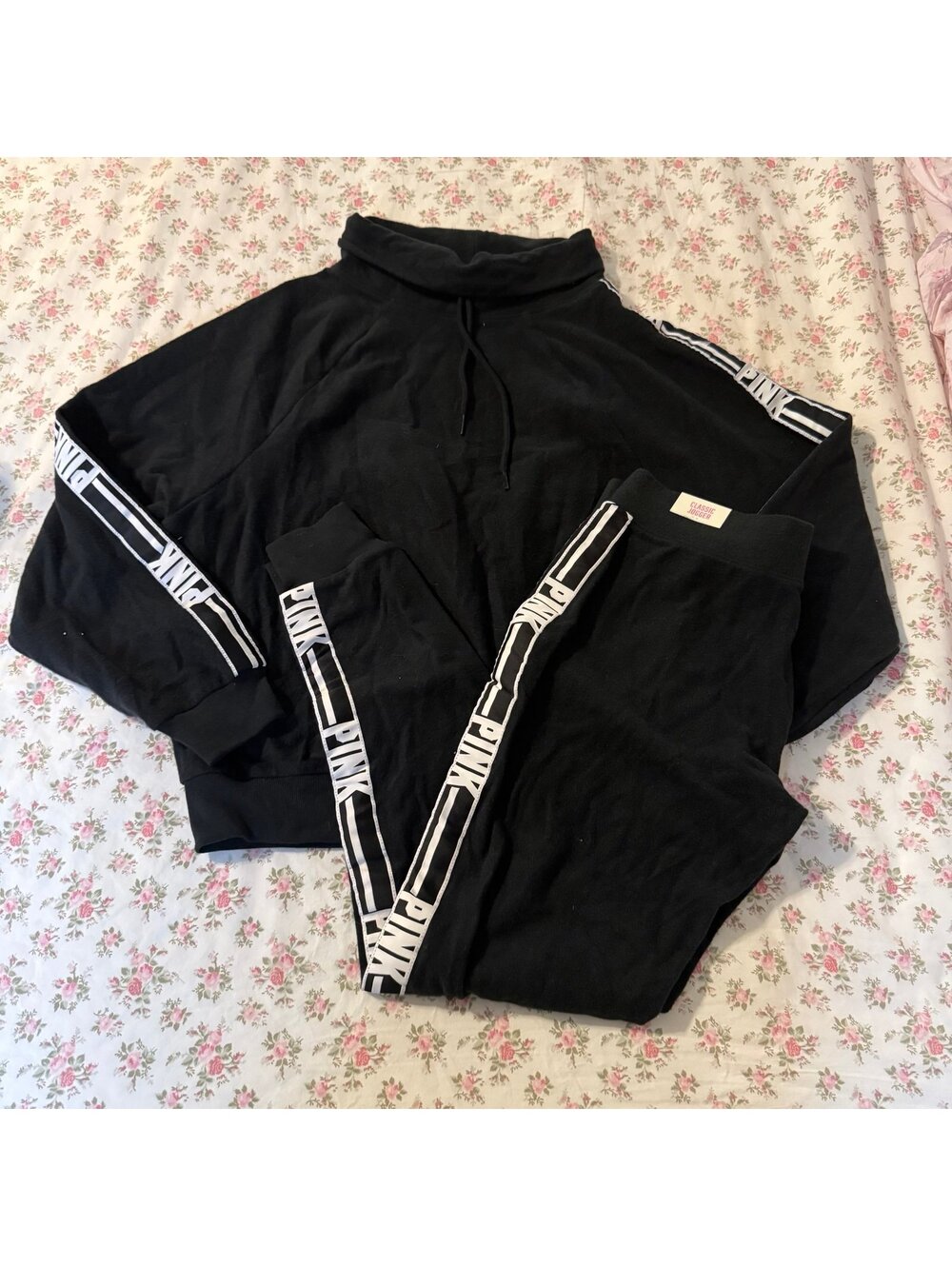 PINK Victoria’s Secret Set